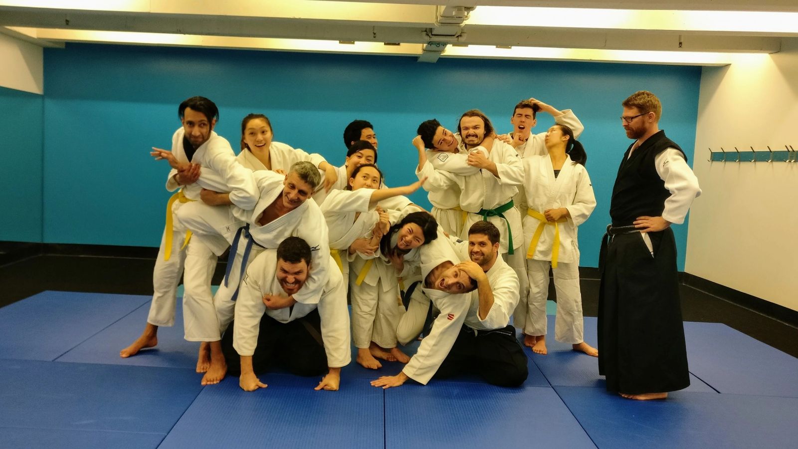 UTS Jitsu class training together